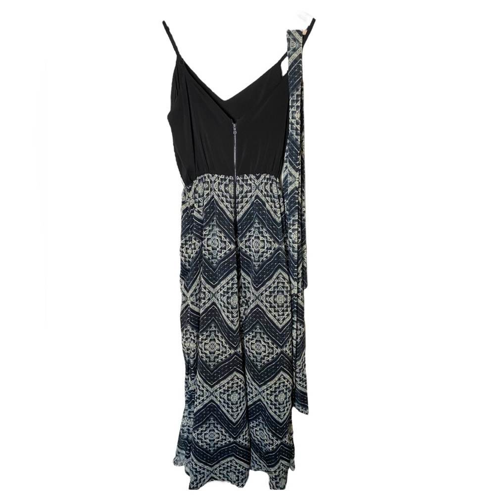 ALICE + OLIVIA
Printed V-Neck Jumpsuit Black M - Picture 2 of 5